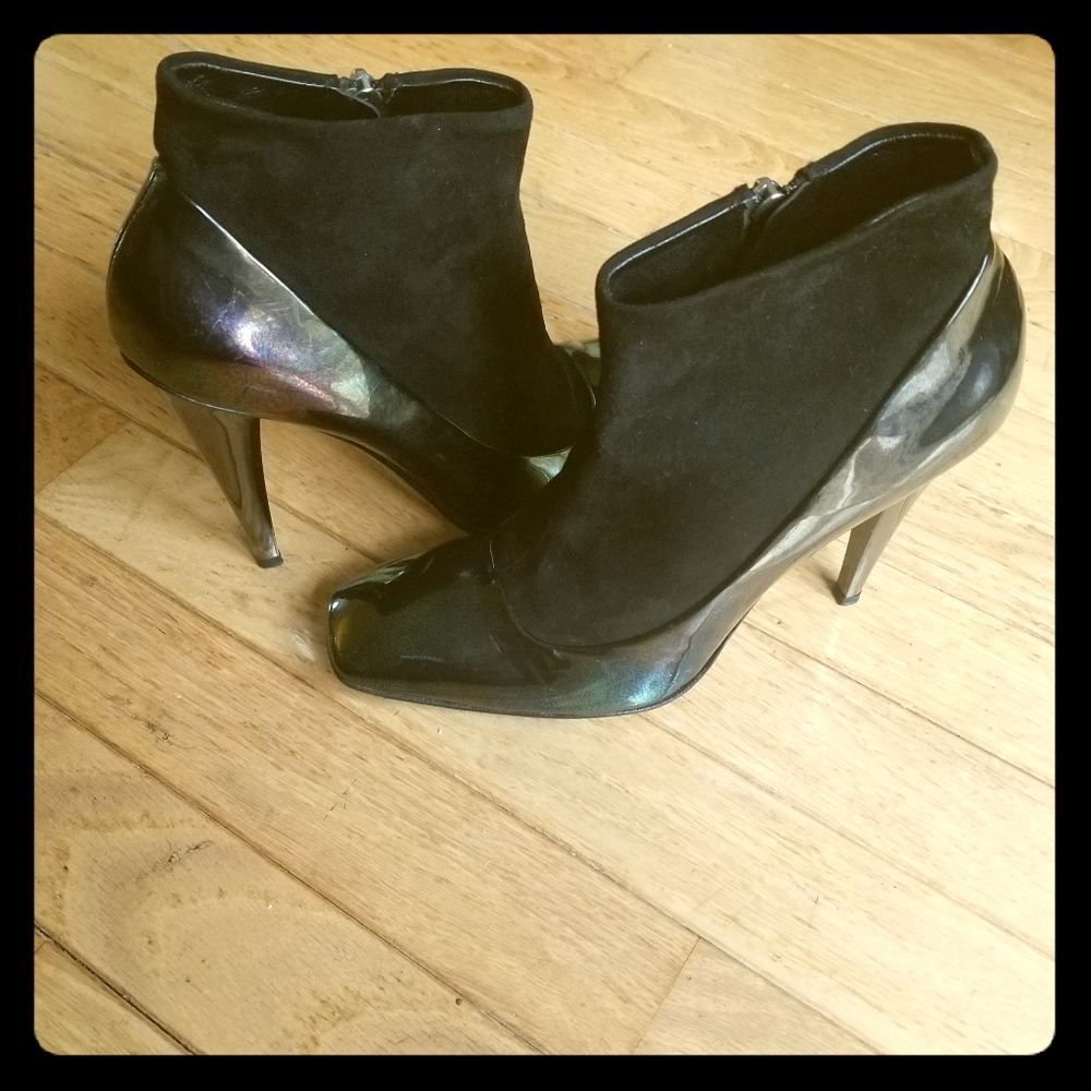 Guiseppi Zanotti Metallic Iridescent Bootie